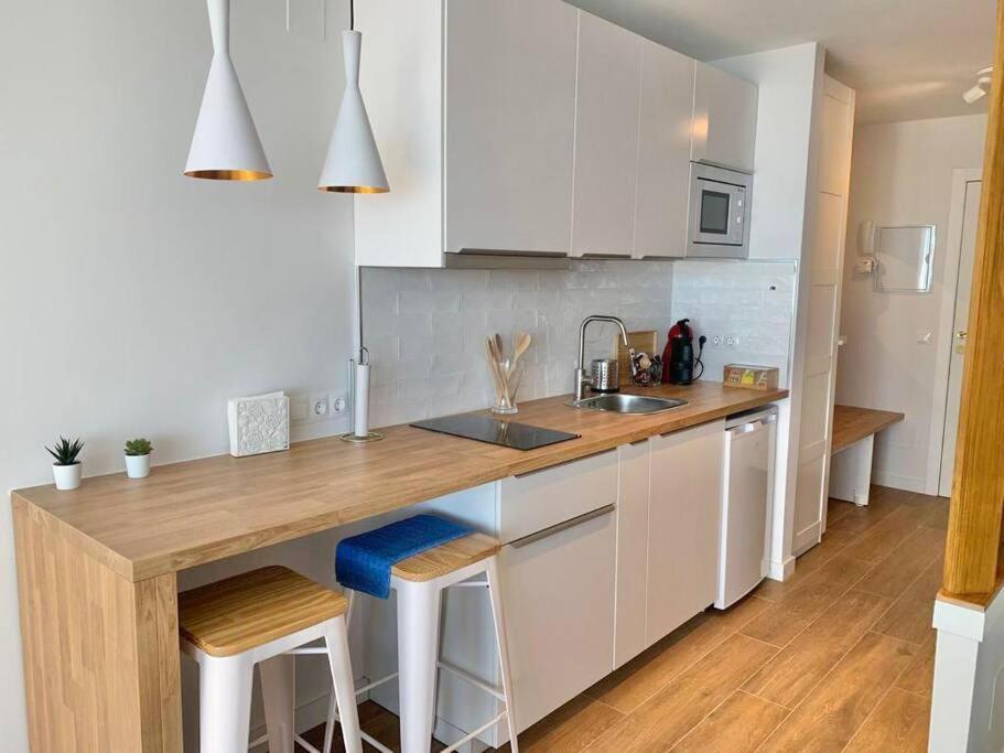 Fancy Direct Access To Sea✺parking✺pool Apartment