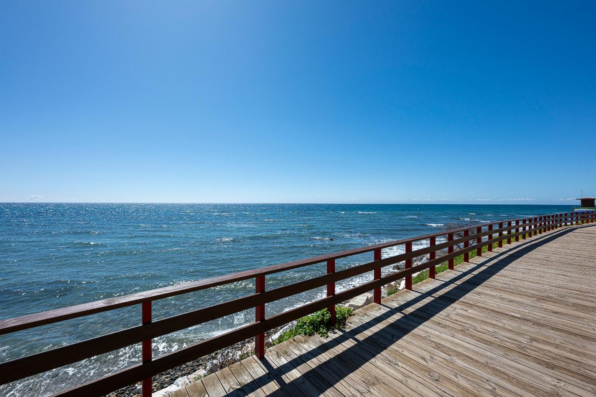 Fancy Direct Access To Sea✺parking✺pool *