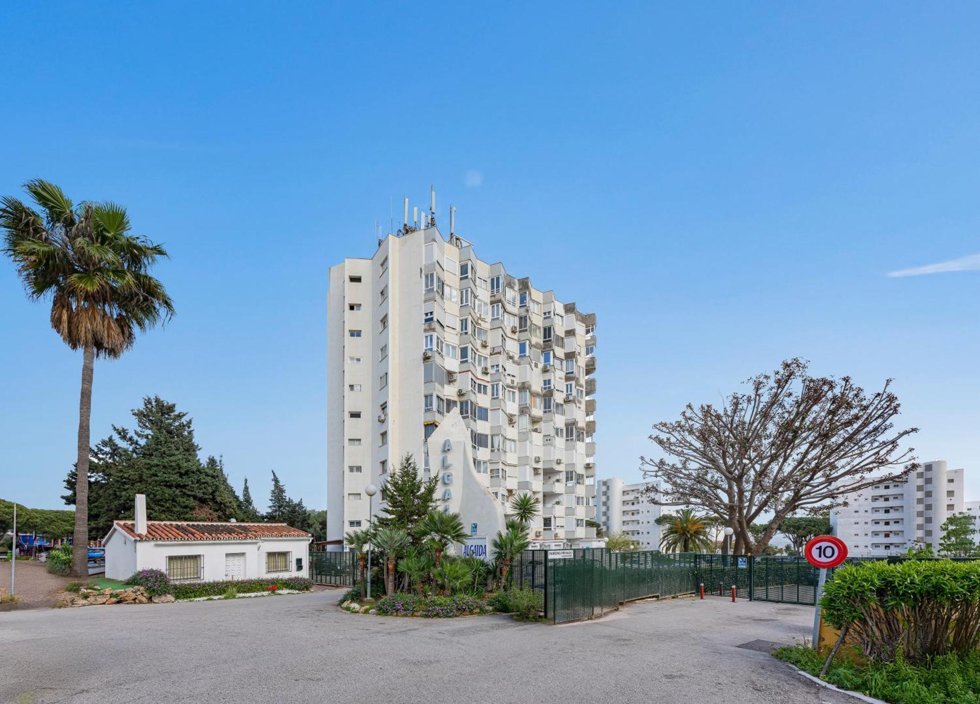 Fancy Direct Access To Sea✺parking✺pool Apartment